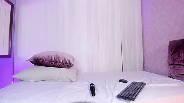 Pamela_Johnsonn Adlı Modelin Canlı XXX Sohbeti