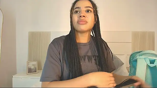 Chat +18 de tamara_walter ao vivo