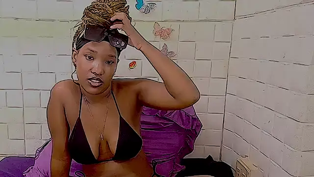 EroticSexyPrada 现场XXX聊天