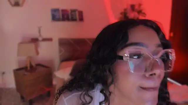 Chat +18 de YariRose ao vivo