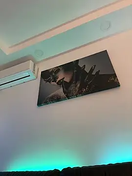 IsabellaEtthan élő XXX-chatje