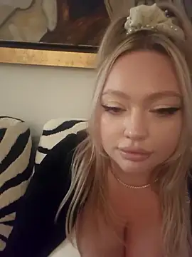 Chat +18 de misstitmouseofficial ao vivo