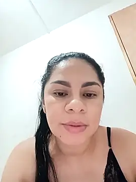 luna_pinky's Live XXX Chat