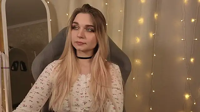 lucylucious 网络视讯表演