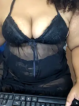 jadeamourim__ élő XXX-chatje