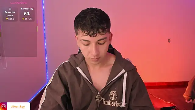 oliver_kyy live XXX chat