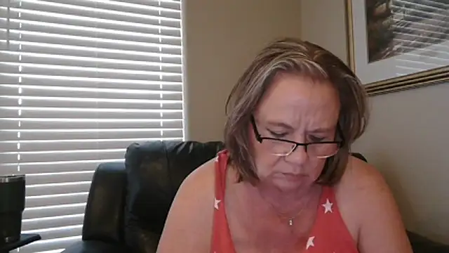 Show de BustyAnnie na webcam