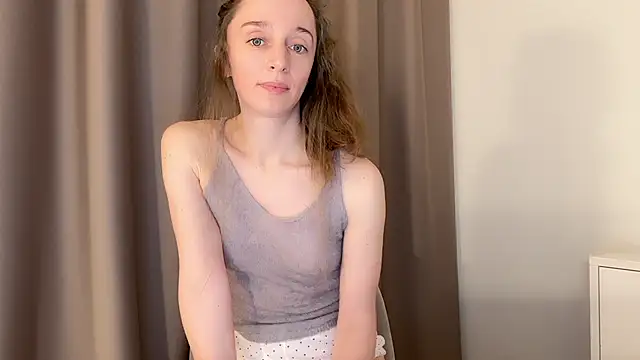 ShySchoolGirl Adlı Modelin Canlı XXX Sohbeti