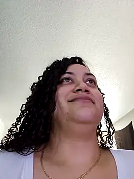 honeeyyy_pot 即時 XXX 聊天