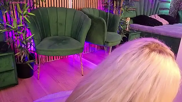 BarbieKara Chat XXX live