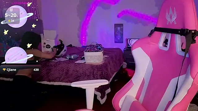 Chat XXX en directo de larah_uwu