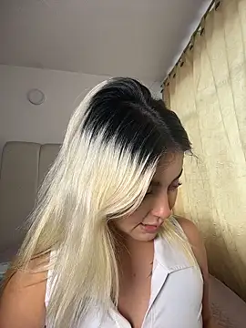 Elina_Hills 现场XXX聊天