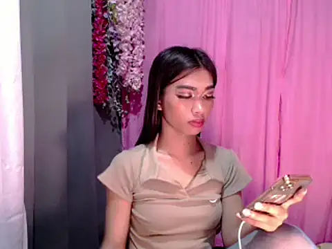 katrina_bigcock69 Show Webcam