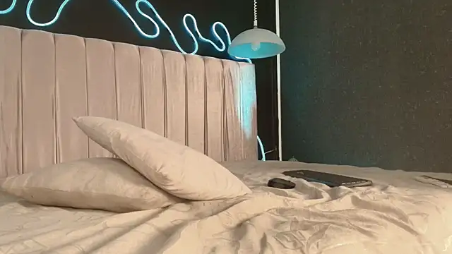 Chat XXX en directo de Zhally_Dee