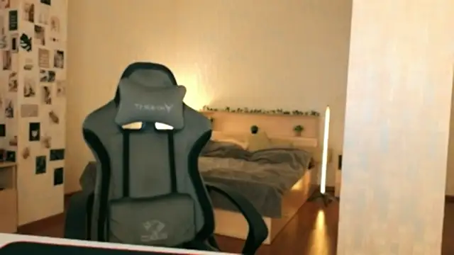 XXX chat uživo modela yourrdanceteacher