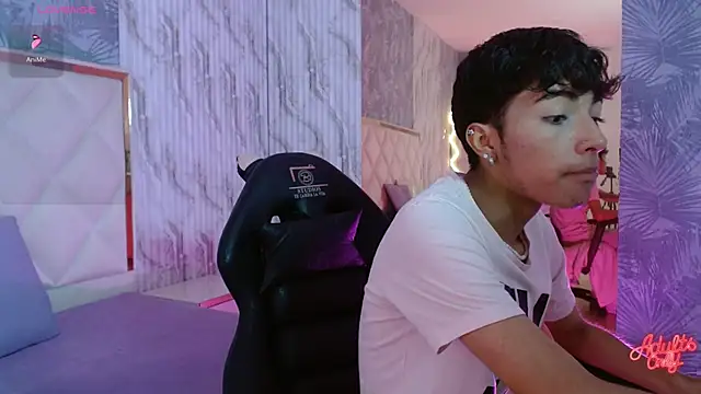 XXX chat uživo modela osamu_tay