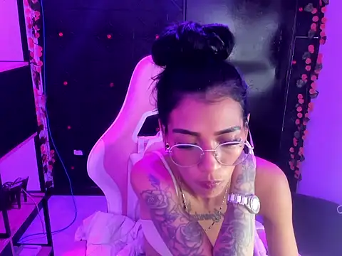 KarlaSlutSkinny__'s Live XXX Chat