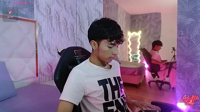 osamu_tay Adlı Modelin Canlı XXX Sohbeti