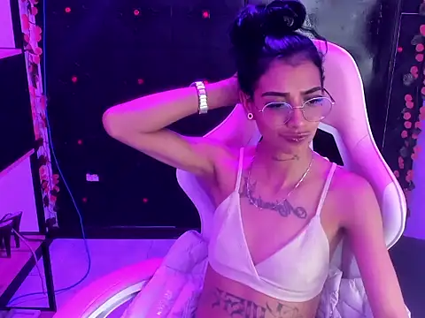 KarlaSlutSkinny__'s Live XXX Chat