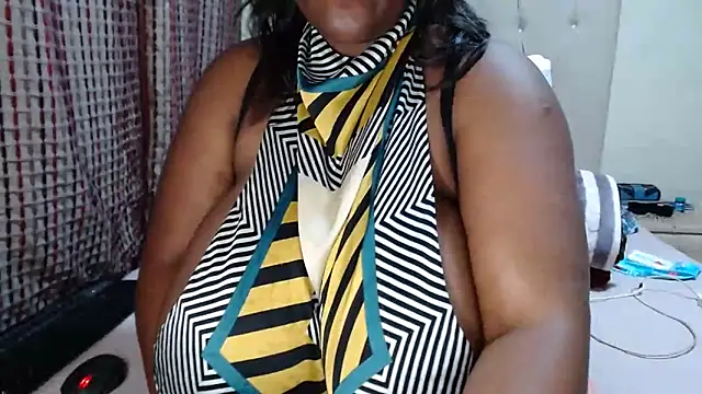 Chat XXX Live CHOCOLATEDARKBUSTYX