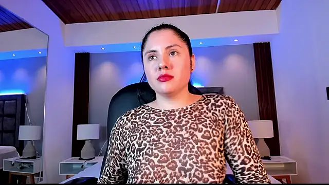 Alicee_Broownn Adlı Modelin Canlı XXX Sohbeti