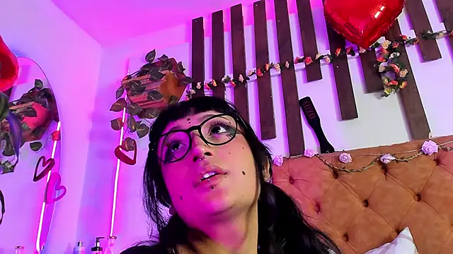 دردشة MeowMota_ الجنسية المباشرة