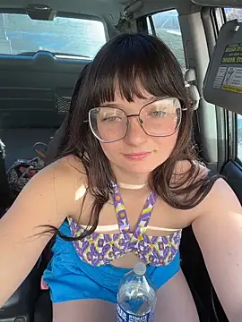 Pokazy przed kamerką – urpuppymoon