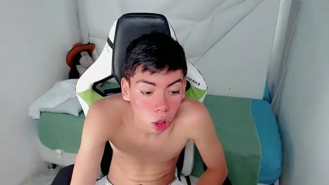 Liarr_ Adlı Modelin Canlı XXX Sohbeti