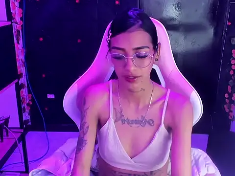 Živý XXX chat KarlaSlutSkinny__