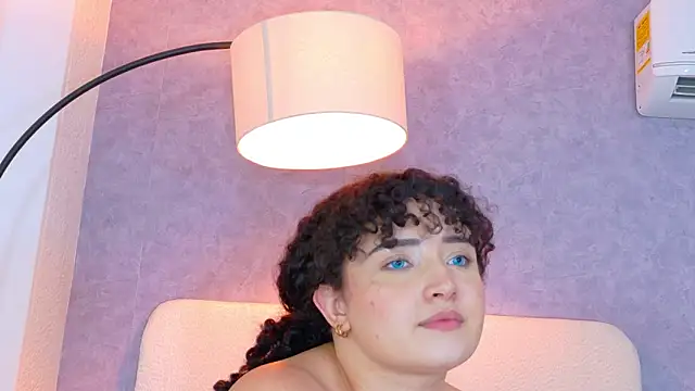 Tracielowe_w Chat XXX in diretta