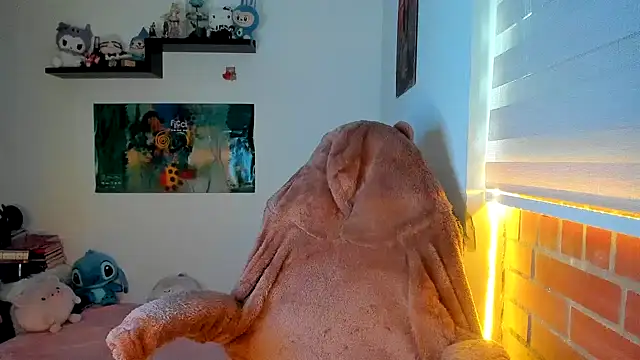 Shaddycute_ 网络视讯表演