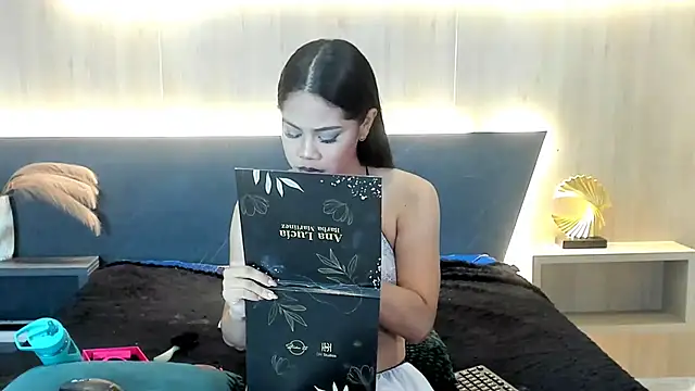 LorenaVarga – Naživo XXX chat