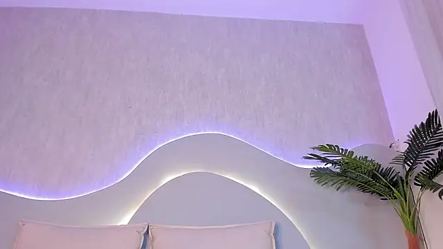 Онлайн чат XXX CannelaSmith