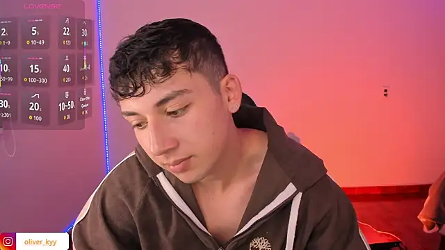 oliver_kyy Show Webcam