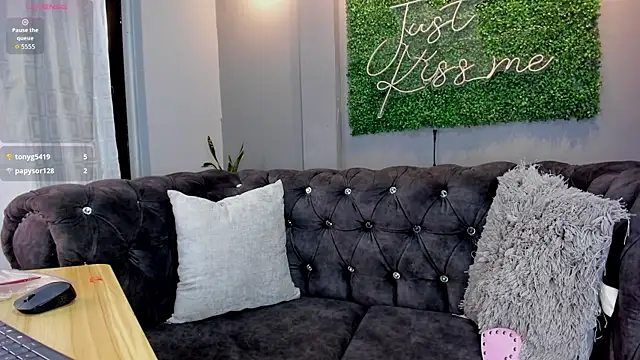 XXX chat uživo modela danielebeck