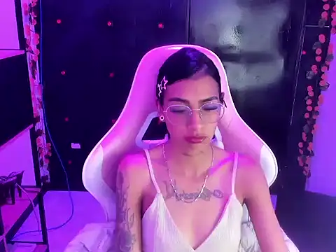 KarlaSlutSkinny__ Chat XXX live