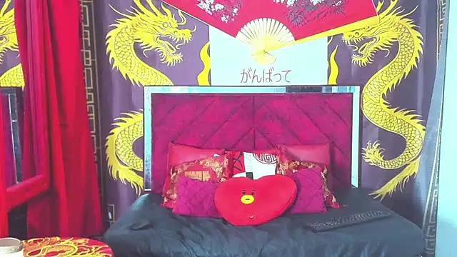 Latin-Queensn Live XXX chat