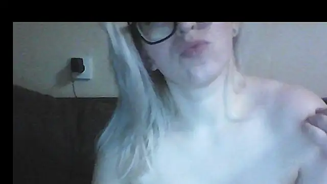 Dolce_Tempt's Live XXX Chat