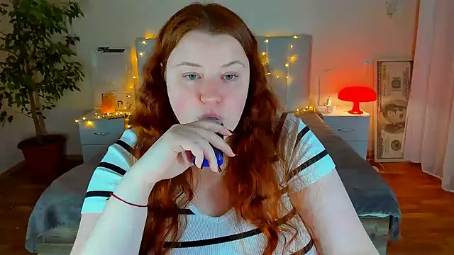 แชท XXX สดของ PolinaSalvatore