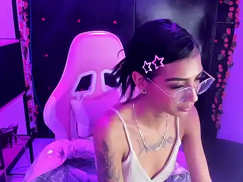 KarlaSlutSkinny__ Chat XXX in diretta