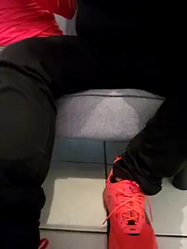 Lia-Novikov Pertunjukan Webcam