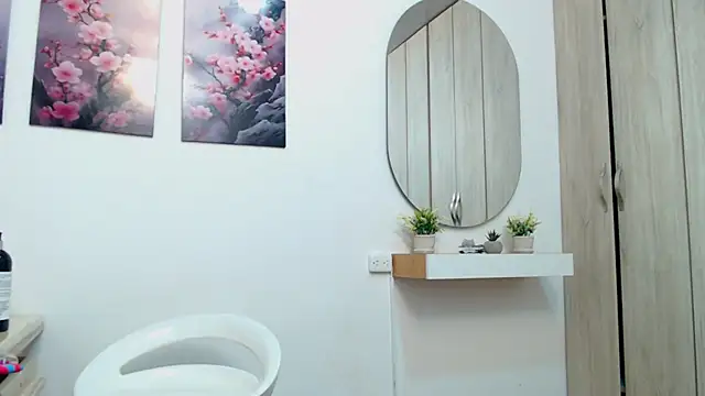 pinky_f00x Live XXX Chat