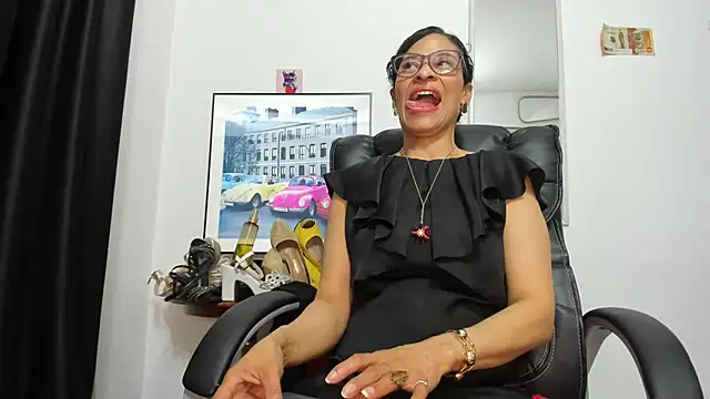 Aries_Mature: вебкам-шоу