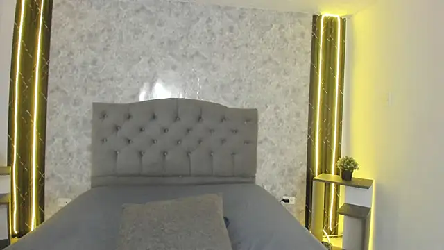 แชท XXX สดของ GiannaSlimJB