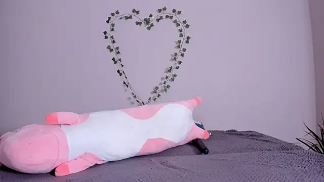 emmelieflorence 现场XXX聊天