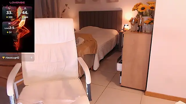 Онлайн чат XXX Tilly_Eliot