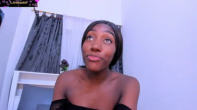 Chatroom XXX en direct de Mistt_Mia