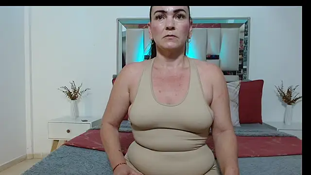 Chat +18 de hellen_martin ao vivo