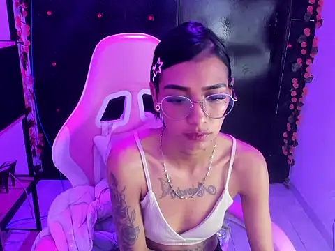 KarlaSlutSkinny__ 即時 XXX 聊天