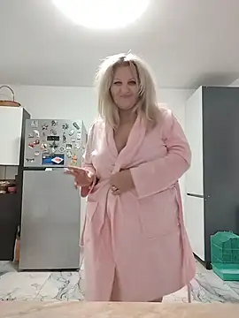 Divineblondn Live XXX chat